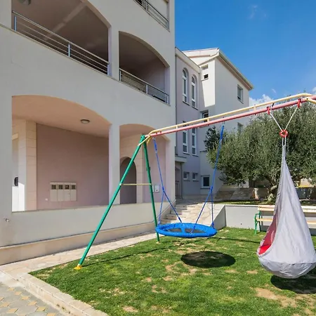 Kastel Sucurac Sleeps 16 With Pool Air Con And Wifi *