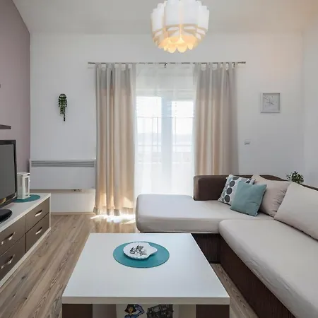 Kastel Sucurac Sleeps 16 With Pool Air Con And Wifi Willa
