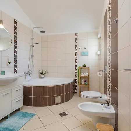 Willa Kastel Sucurac Sleeps 16 With Pool Air Con And Wifi
