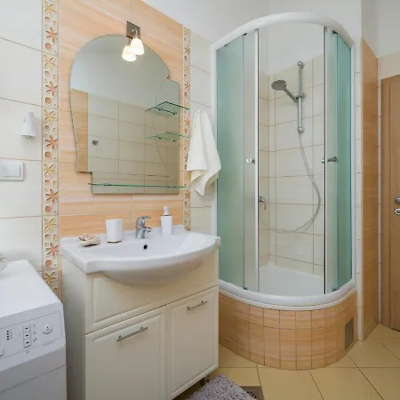 Kastel Sucurac Sleeps 16 With Pool Air Con And Wifi * Kaštela